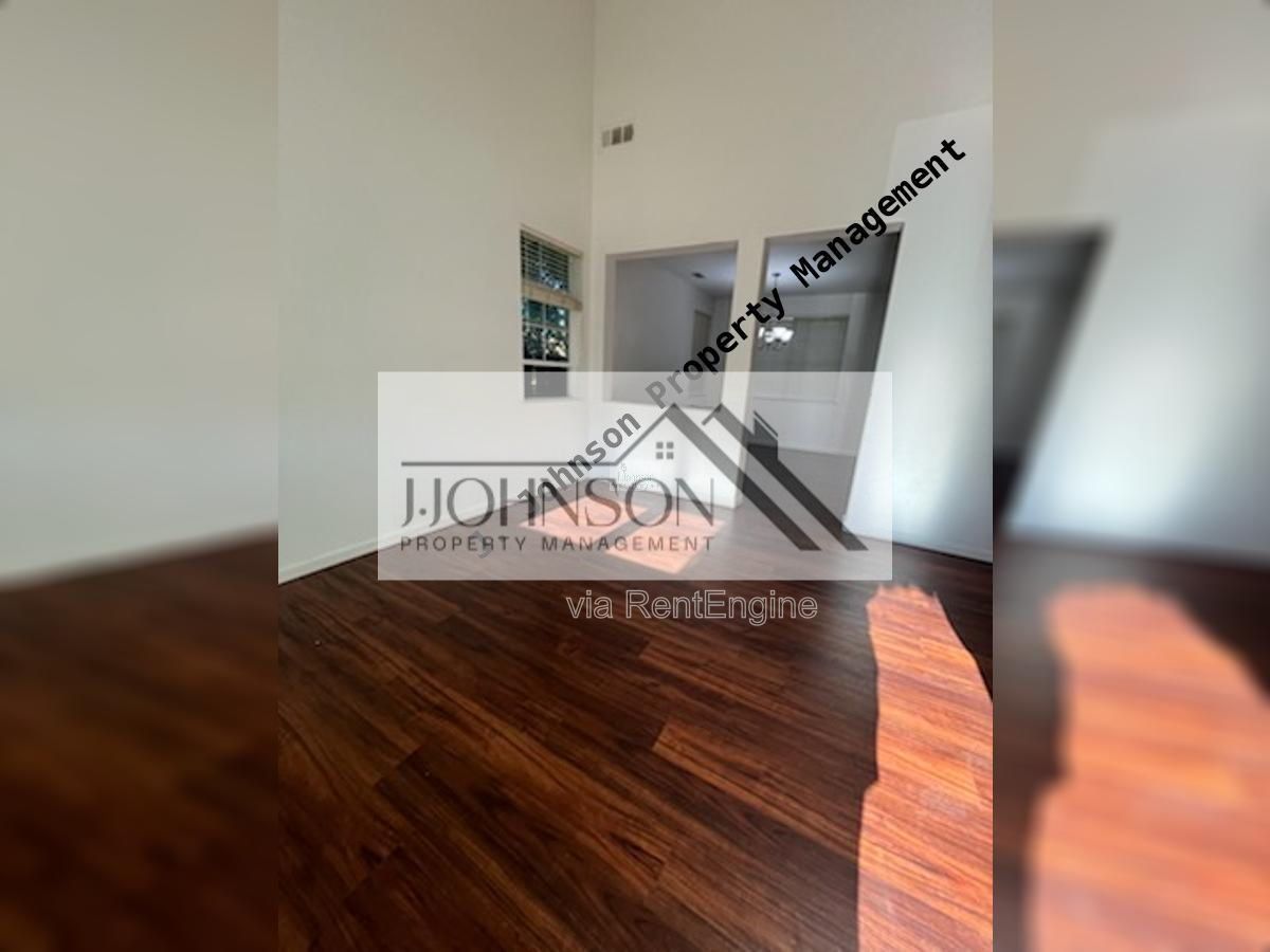 Available NOW 4 bed 3 bth property image