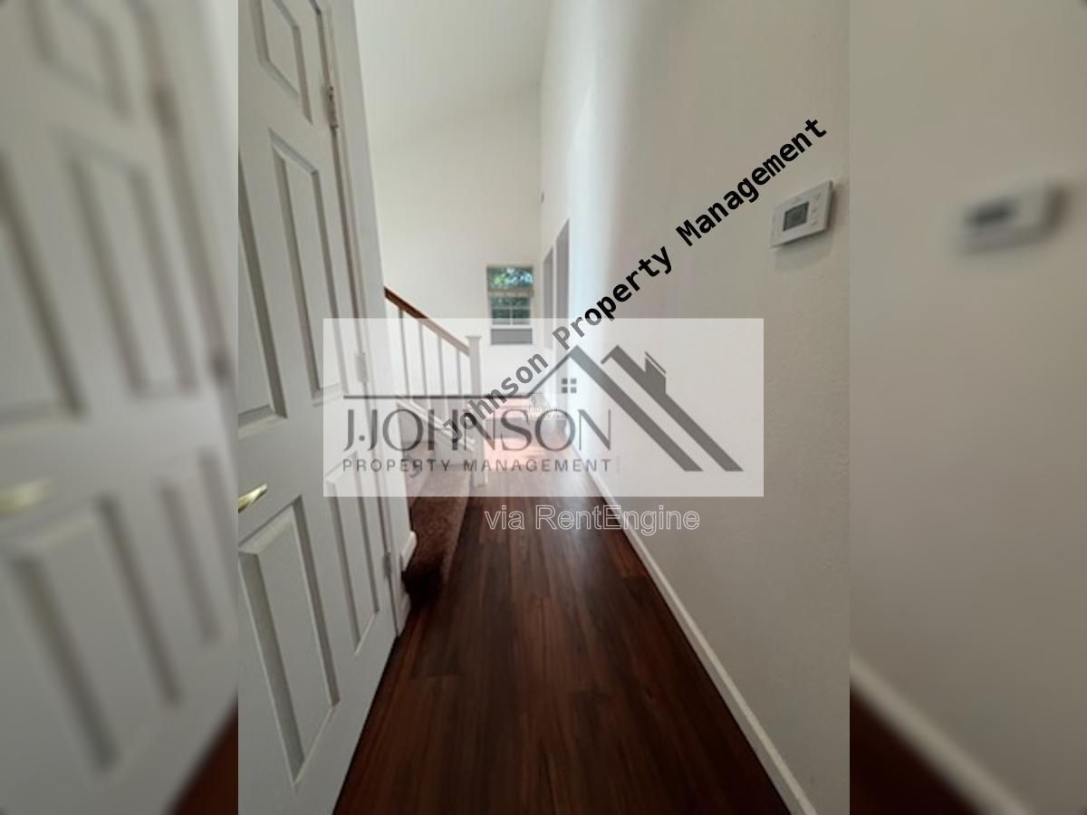Available NOW 4 bed 3 bth property image