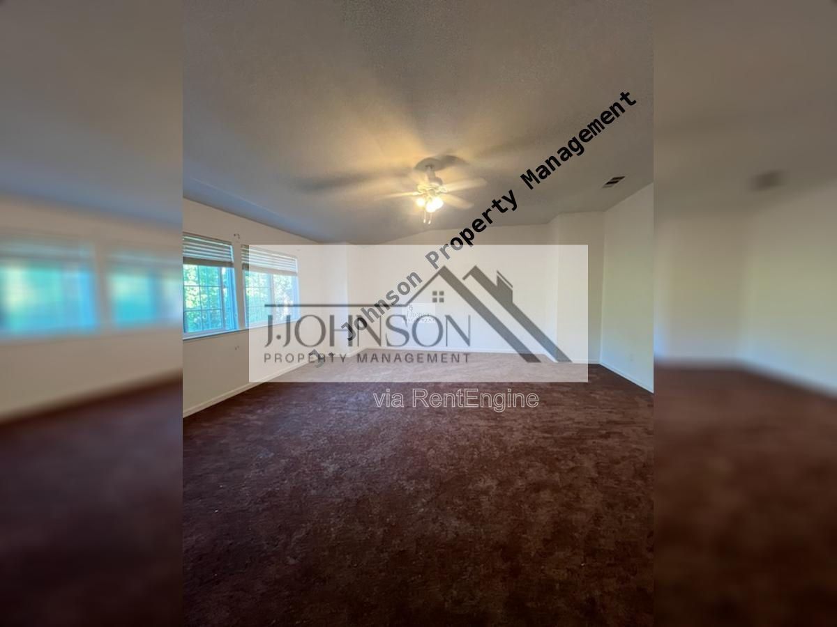 Available NOW 4 bed 3 bth property image