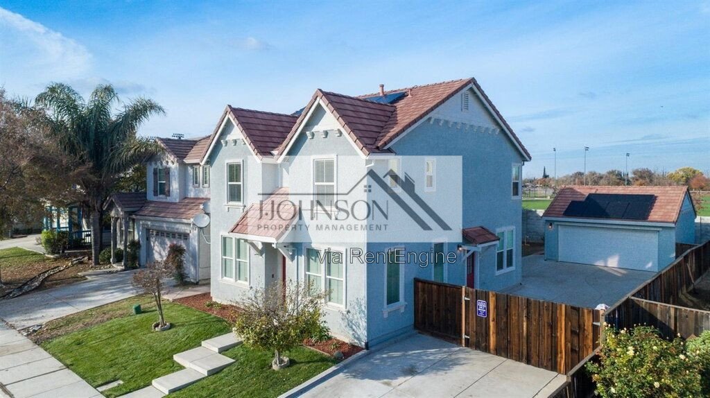 Available NOW 4bd/ 2.5bath Home property image