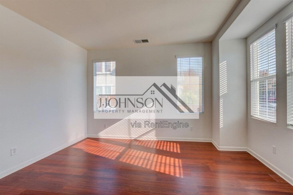 Available NOW 4bd/ 2.5bath Home property image
