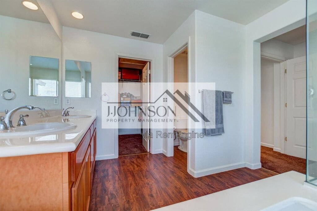 Available NOW 4bd/ 2.5bath Home property image
