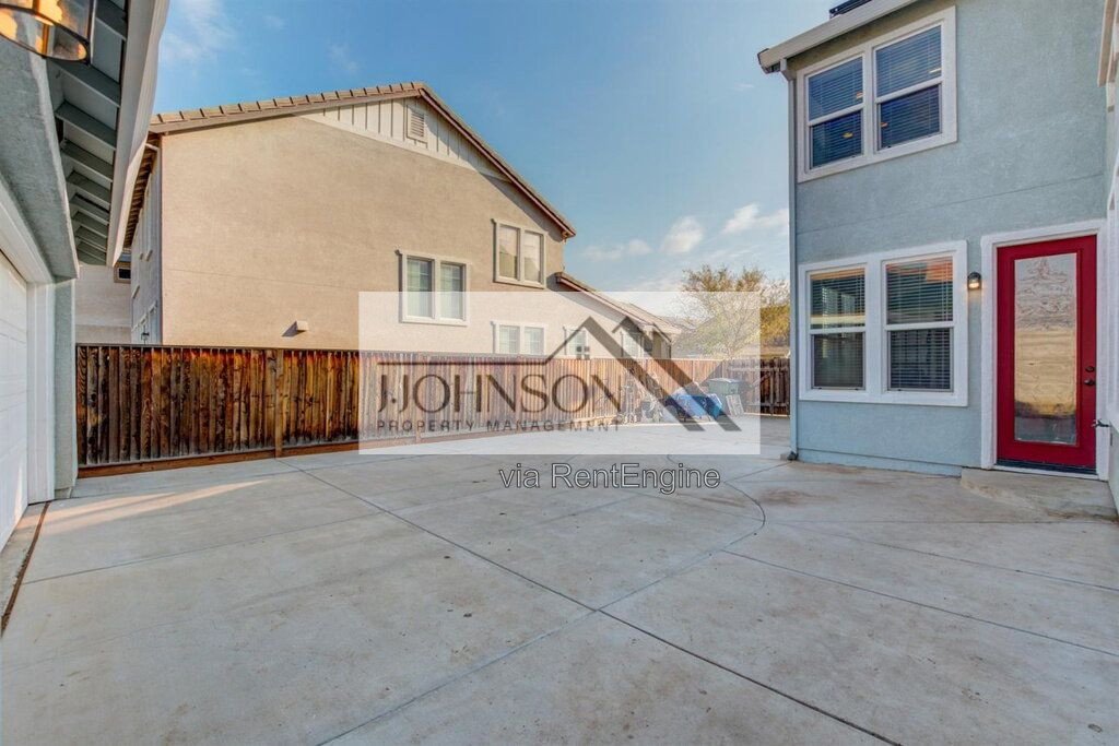 Available NOW 4bd/ 2.5bath Home property image
