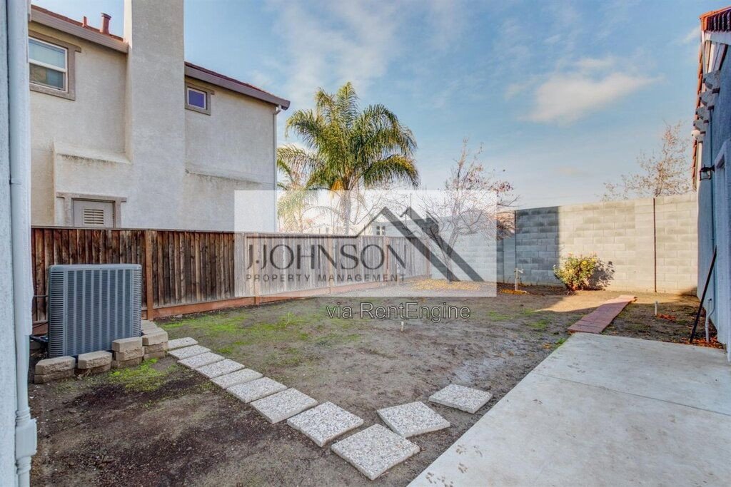 Available NOW 4bd/ 2.5bath Home property image